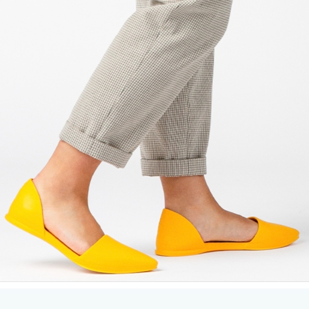 Super Cute Pointed Toe Native Flats - image 2